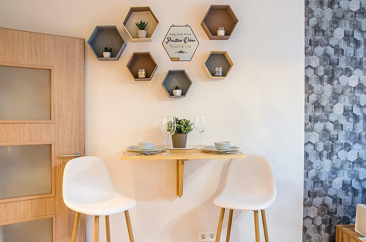 Hexagon Apartment Budapesta Ungaria